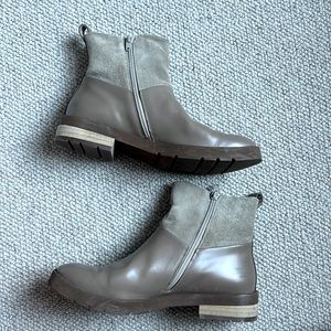 Coclico waterproof Darling Boot in Taupe Suede/Leather. Size 38.5
